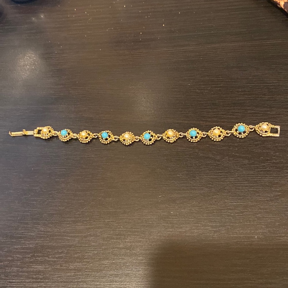 Vintage Goldette bracelet w/ faux pearl & turquoise beads on gold toned backdrop